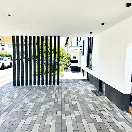 Day Young Life 140qm Carport, Terrasse Lounge, Grill ニュルンベルク
